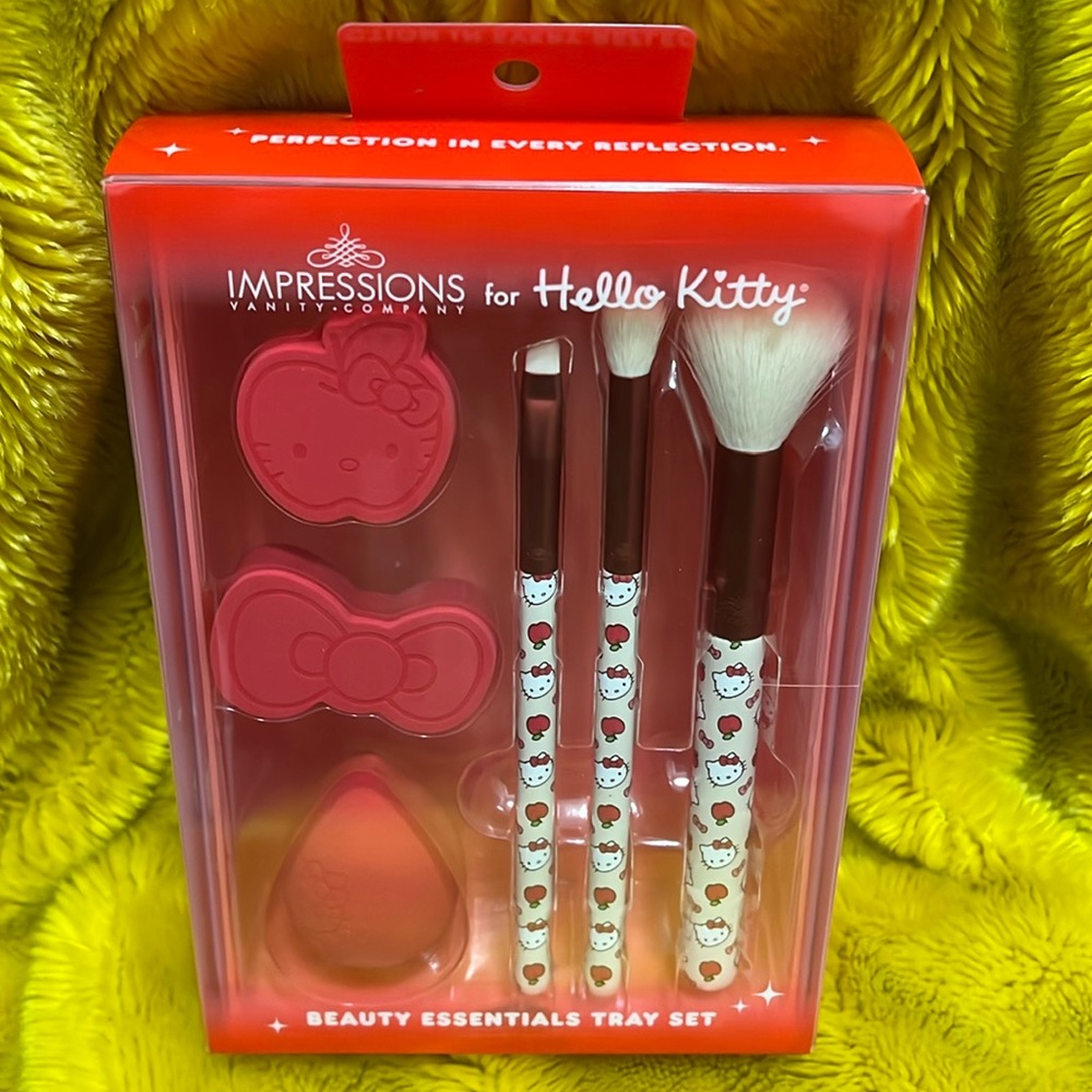 🍎 Hello Kitty by Sanrio X Impressions Vanity Company
